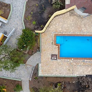 https://el-jardn-de-las-plyades.in-canary-islands.com